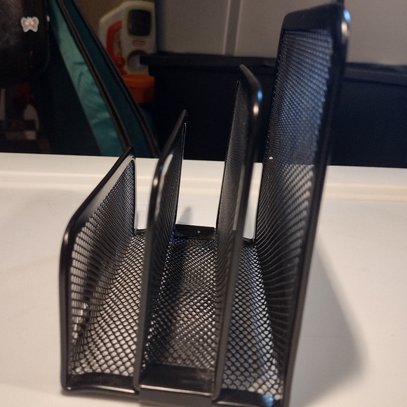 Wire Mesh 3 slot mail file office organizer - Picture 2 of 5